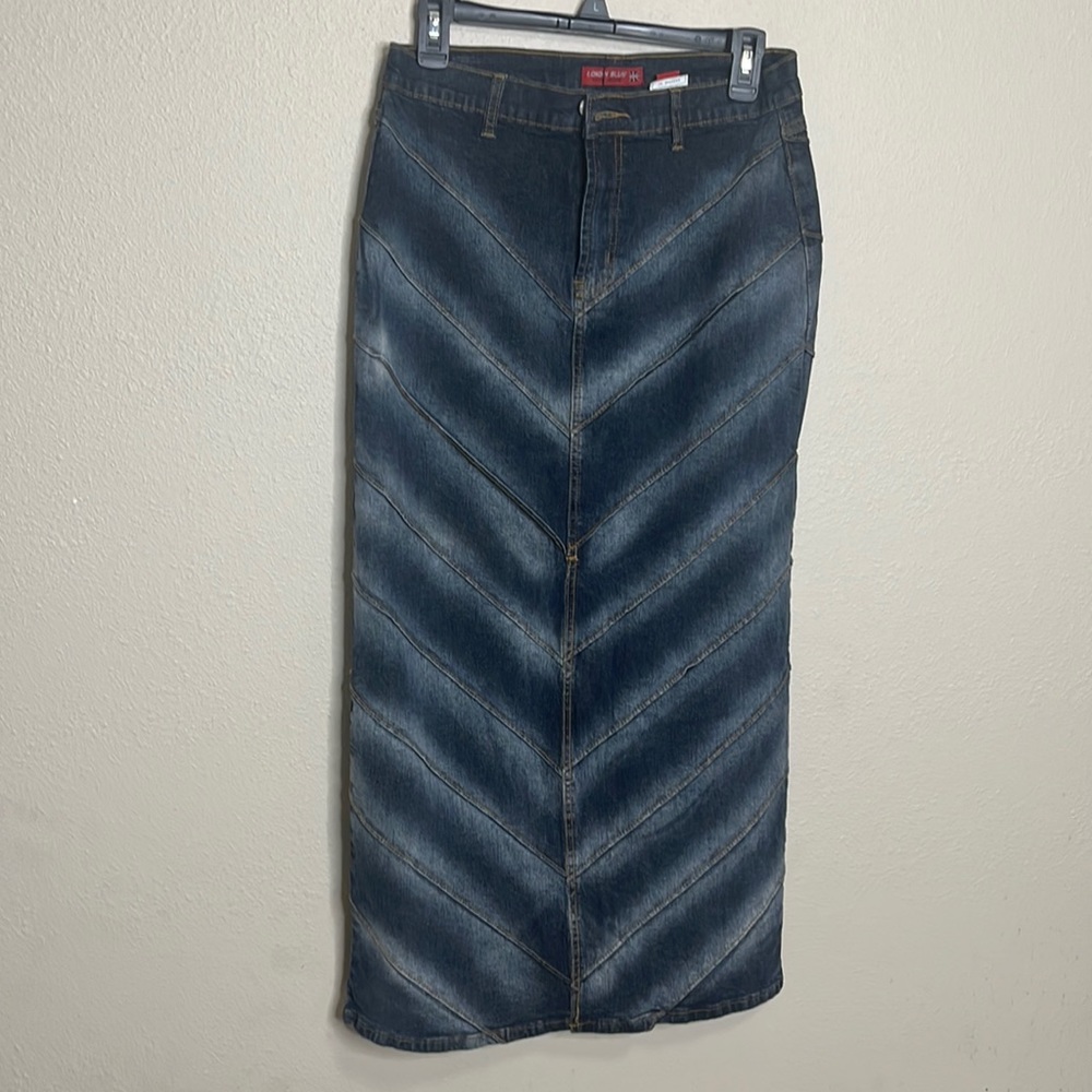 London Blue Jean Skirt unsized stretchy fabric.